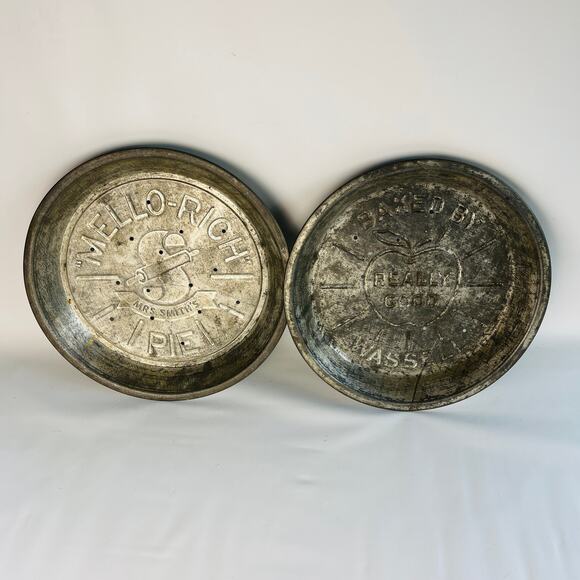 Two Vintage Heavy Tin Pie Plates 9 5/8” Mrs Smith’s & Really Good Wassell - Picture 1 of 5